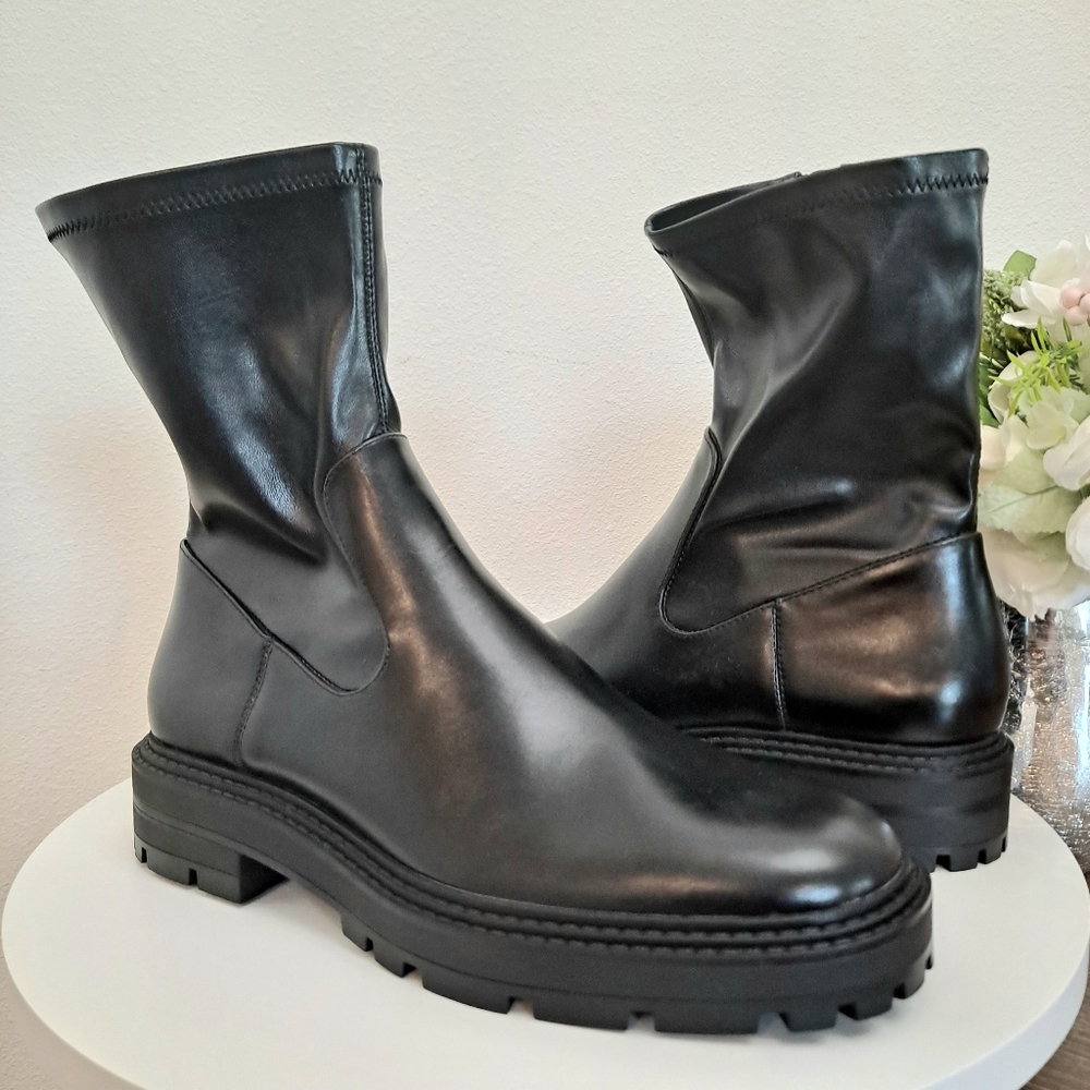 Zara low heeled lug sole black ankle boots Booties - Picture 4 of 15